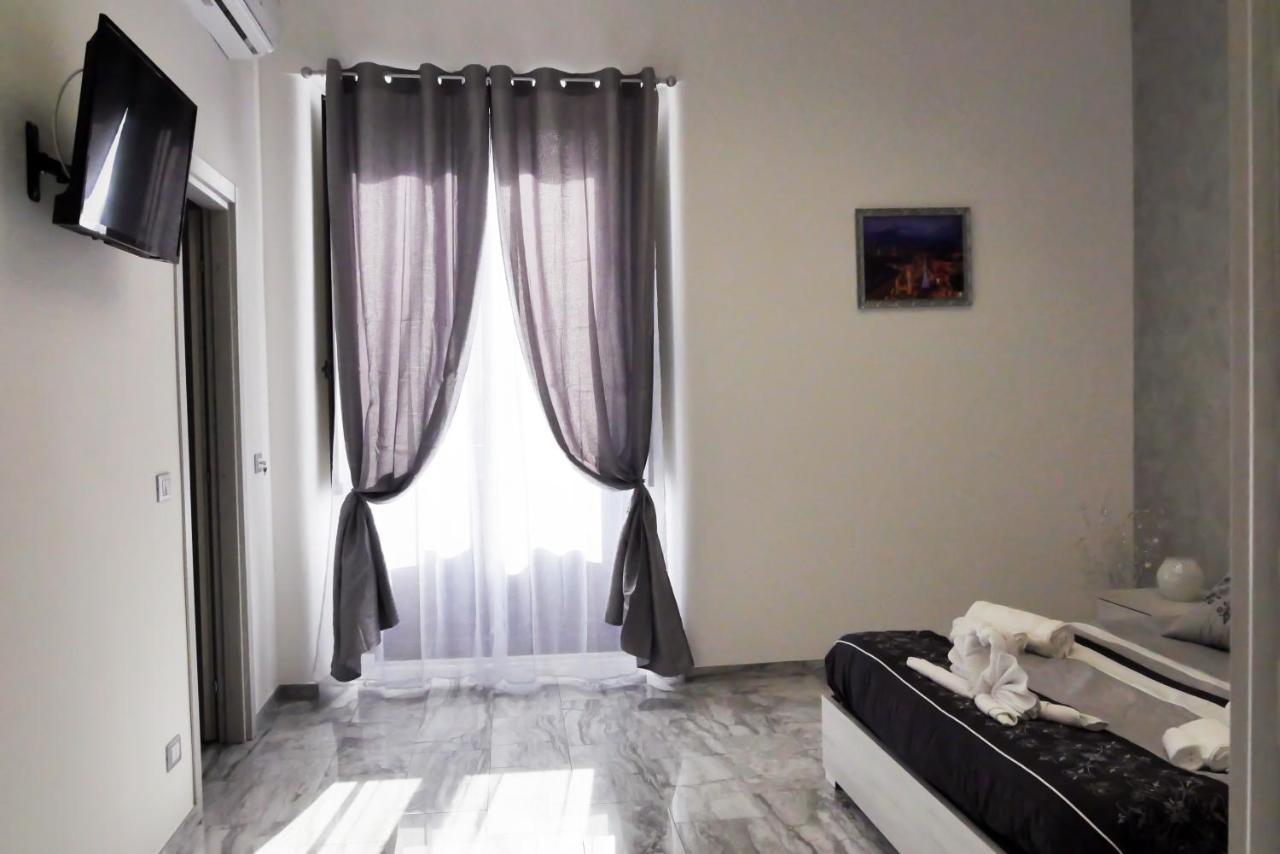 Central Luxury Apartment Катания Экстерьер фото