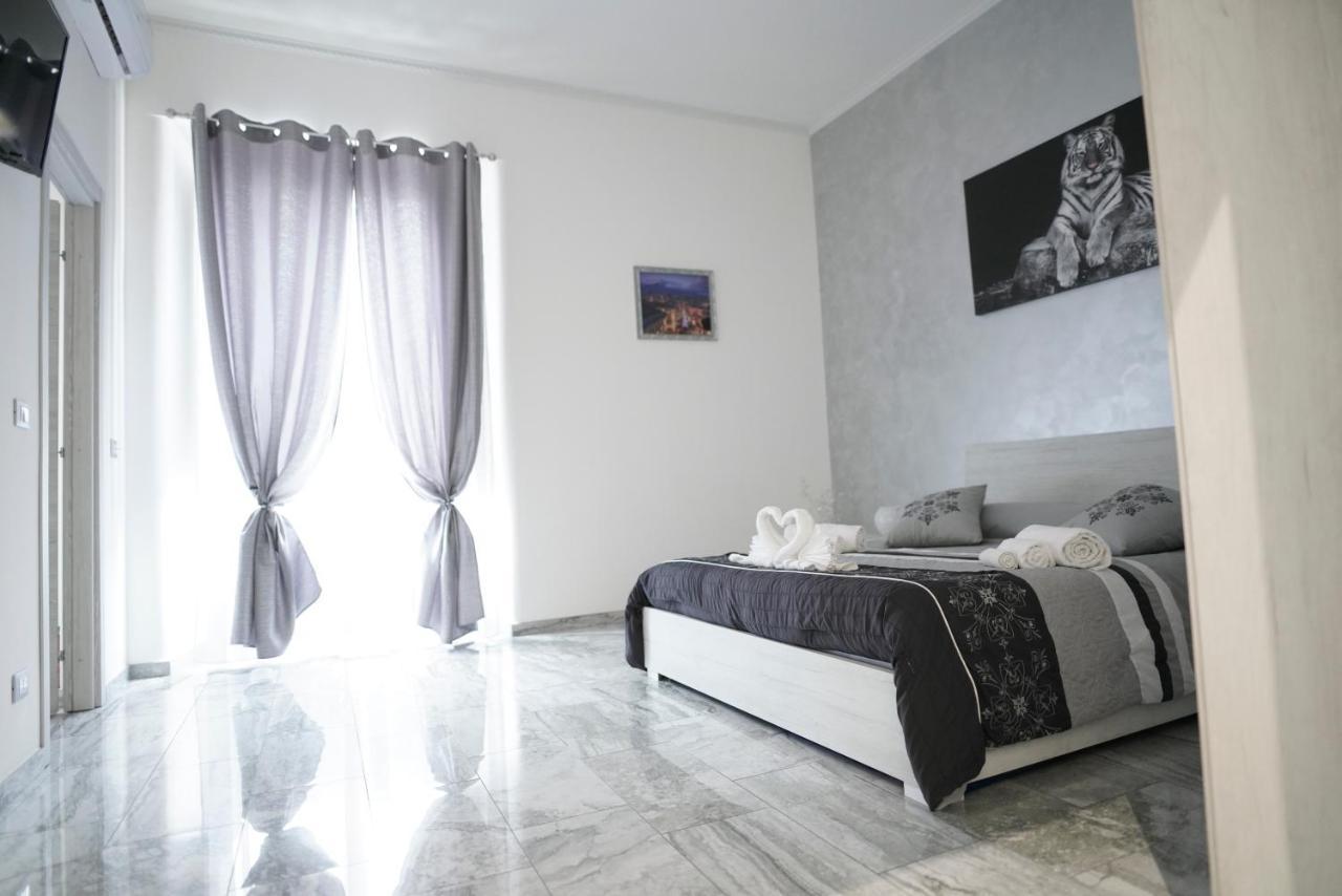 Central Luxury Apartment Катания Экстерьер фото